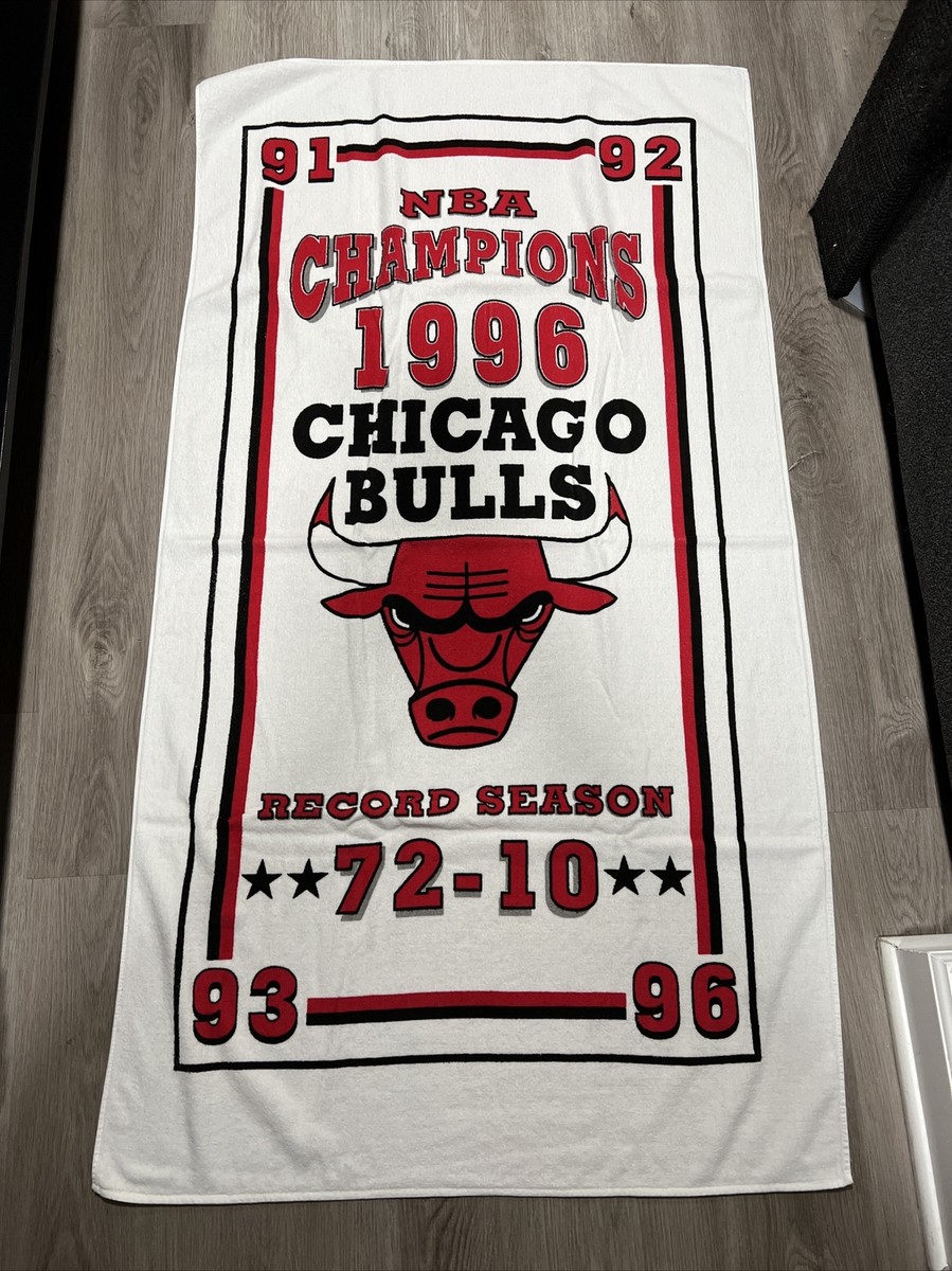 Vintage NBA Champions 1996 Chicago Bulls Record Season 72-10 Beach