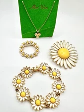 Vintage Albert Weiss Daisy Jewelry Lot – Necklace, Bracelet & 2 Brooches Signed