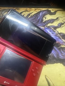 Nintendo 3DS CTR-001 red Will Not Read Games. Selling As Is. Just Console.