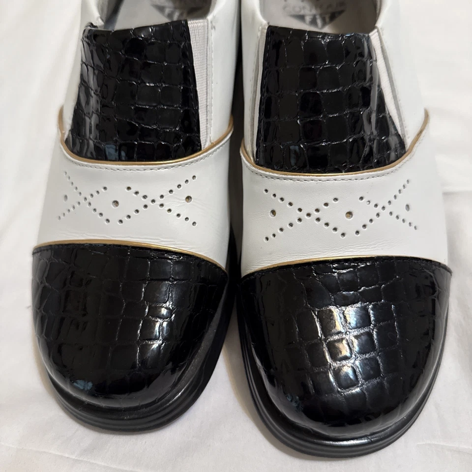 Женские туфли для гольфа Sandbaggers Payson размер 7,5 белые и черные с золотой отделкой - Изображение 2 из 4