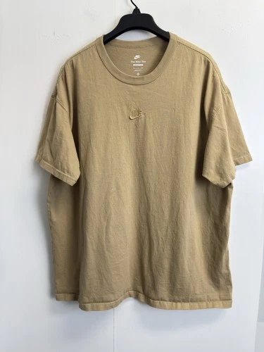 Nike Men's XXL Beige Cotton The Nike Tee Crew Neck Short Sleeve T-Shirt Loose