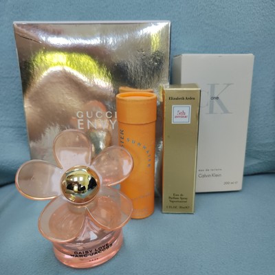 5 verpackte leere Parfumflakons Gucci Envy Sunwater 5th Avenue CKone Daisy Love