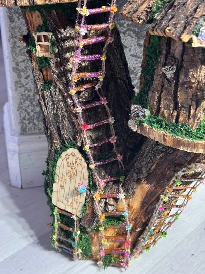 ENORME Casa de Hadas Pueblo Totalmente Decorada con Luces (ÚNICA EN SU CLASE) Foto 4 de 4