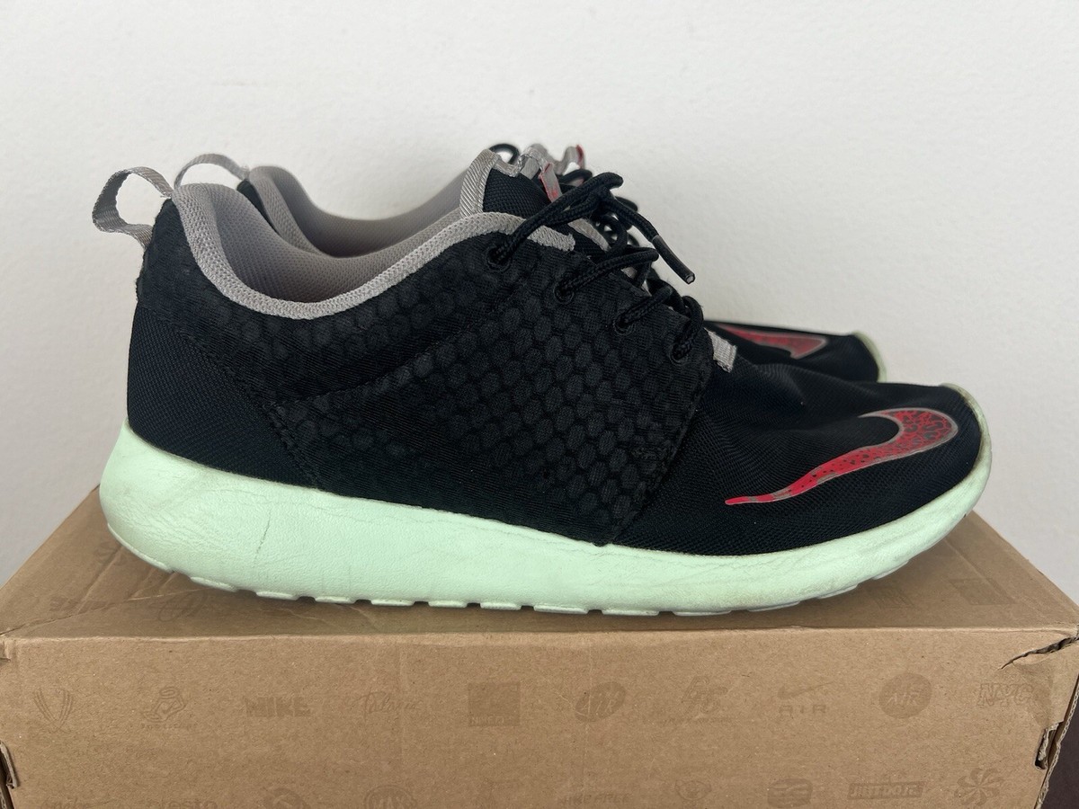 Size Nike Roshe One FB Yeezy