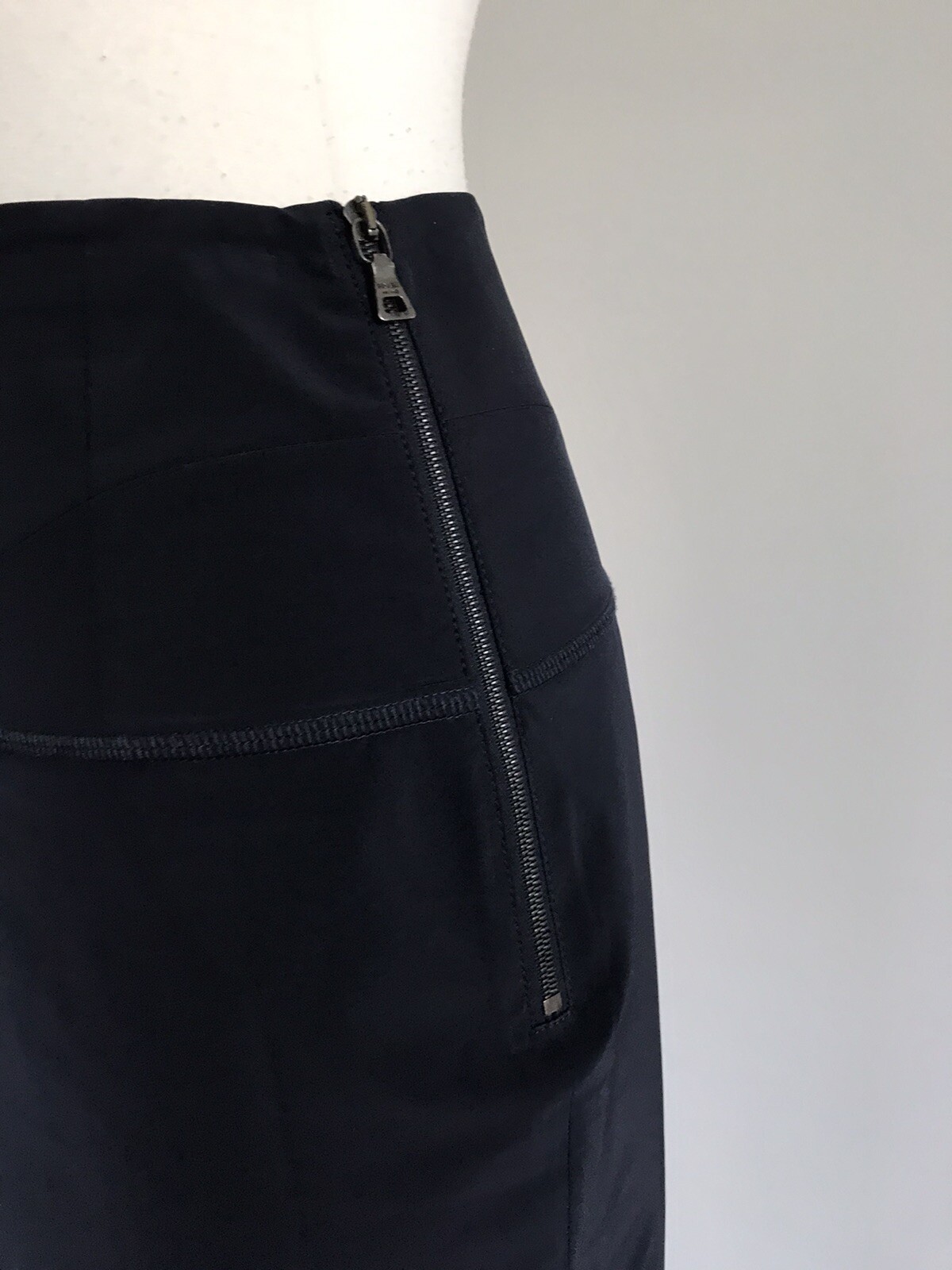 AUTHENTIC PRADA POLYESTER ELASTANE PENCEL UNLINED… - image 4