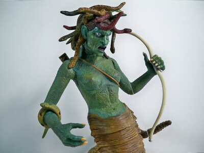 K22i00924 MEDUSA 2006 CLASH OF THE TITANS GIANTS 100% COMPLETE RAY