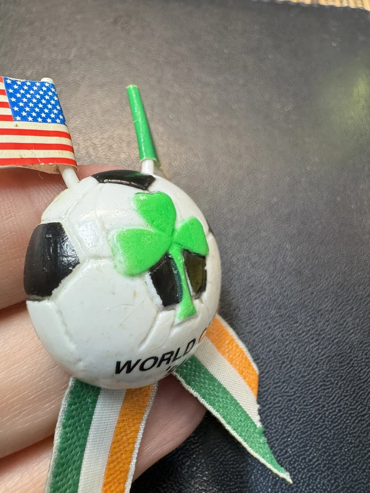 1994 World Cup Pin Badge Ireland Eire USA Flags ‘94 Football Soccer Irish - Image 4 of 4