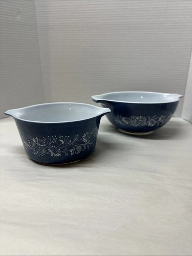 Vintage Blue & White Pyrex mixing bowl - Colonial Mist #442 & #473-B
