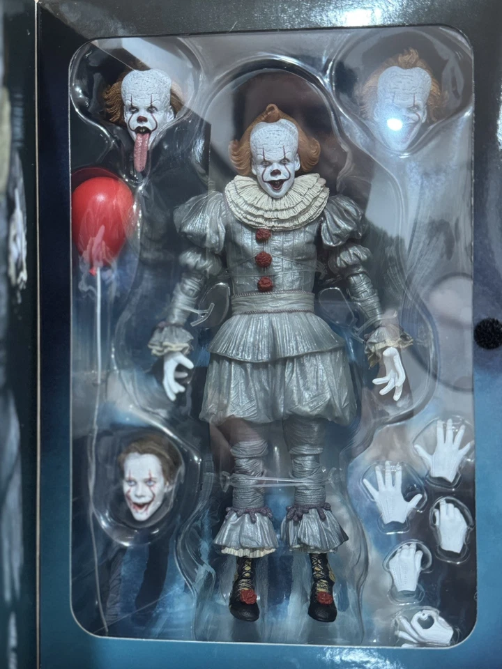 Figuras de terror NECA Ultimate Art the Clown, IT Chapter Two e Gárgulas Demona - Imagem 3 de 4