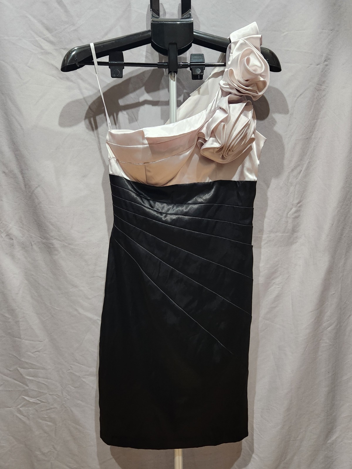 B Darlin Dress Black Skirt Ivory Ruffled One Shoulder Bodice Size 7/8