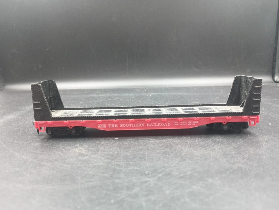 (2) USED Tyco HO Scale 50' Bulkhead Flat Car Southern #4365 Read Description - Image 2 of 4