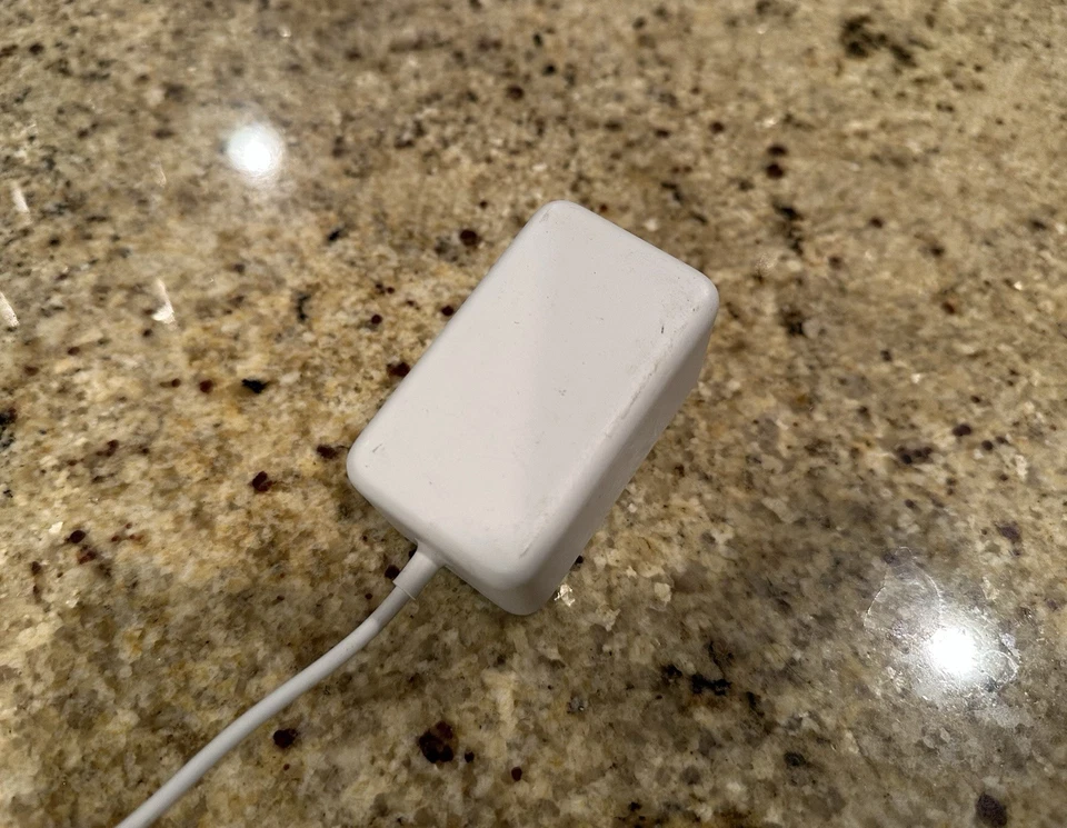 Adaptador de corriente alterna Amazon - Echo Dot (3ª/4ª/5ª generación), Show 5 (1ª/2ª generación), Spot Foto 4 de 4