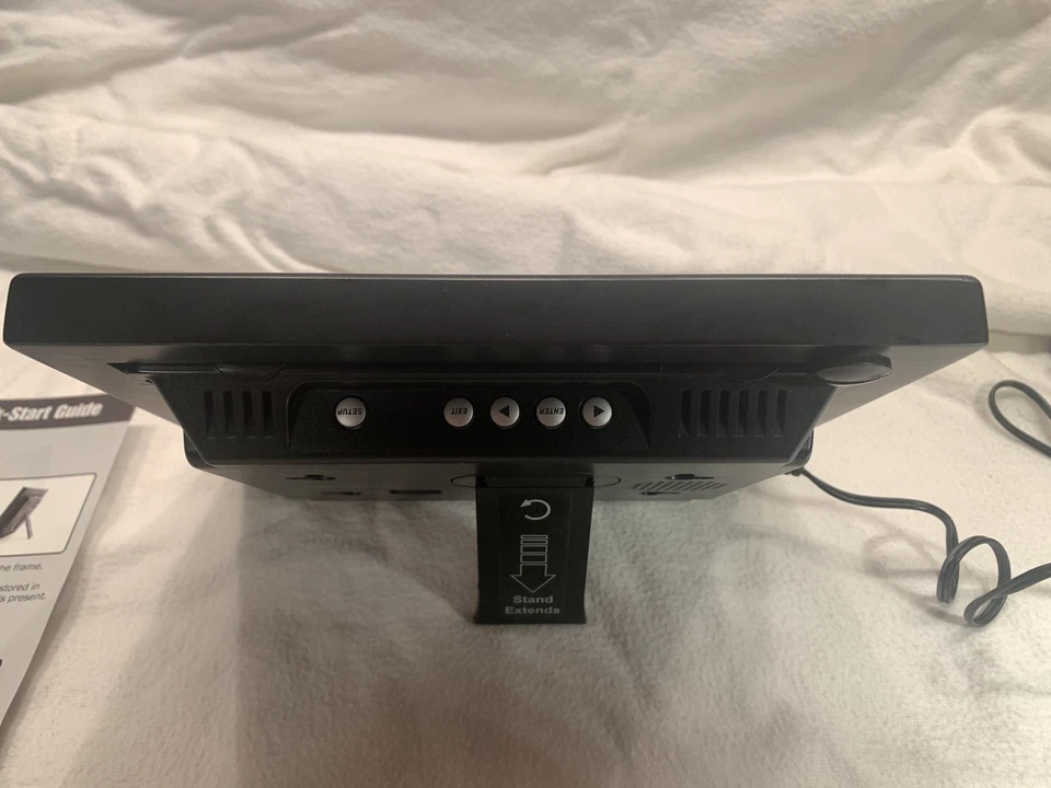 Pandigital Digital Photo Frame - 5.6" Tru Photo  w/ Remote 128MB holds 149 PICS - Image 4 of 4