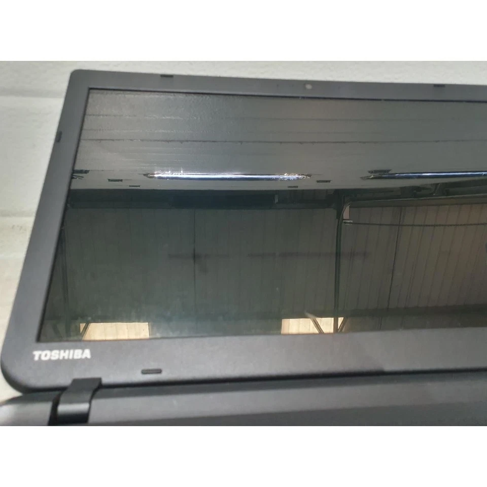 Toshiba Satellite C50-B-14D Laptop 15.6" Display Intel Celeron N2830 - For Parts - Image 3 of 4
