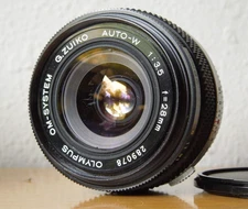 Olympus Auto-W 28mm f/3.5 Wide Angle Lens w Case Excellent Cond
