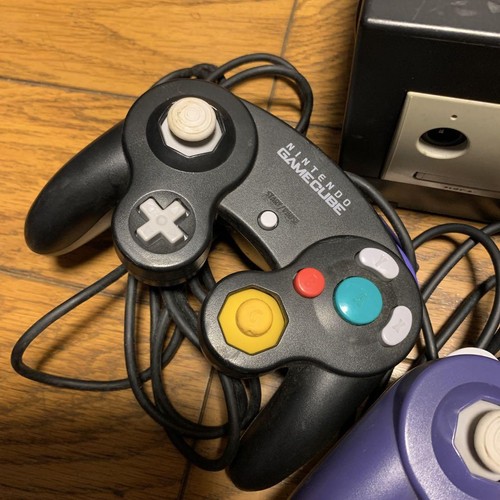 Nintendo GameCube Silver Console Set Region Free + 3 Controllers Adapter 0988M - Picture 3 of 10
