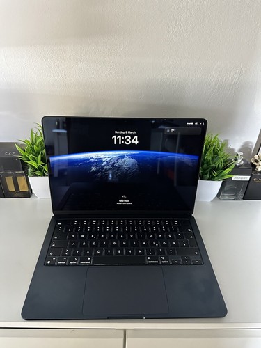 Apple MacBook Air M2 13" 2022 | EXCELLENT | 8GB RAM | 256GB | Midnight - Picture 4 of 6