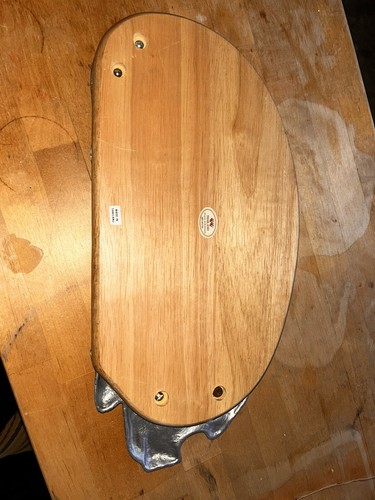 The Honey Baked Ham Co. Pig Cutting Board.Thailand. Metal Head/Hind. 15.5”x7.75” - Picture 10 of 11