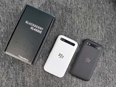 BlackBerry Classic Q20 (SQC100-4) 16GB Unlocked Keyboard