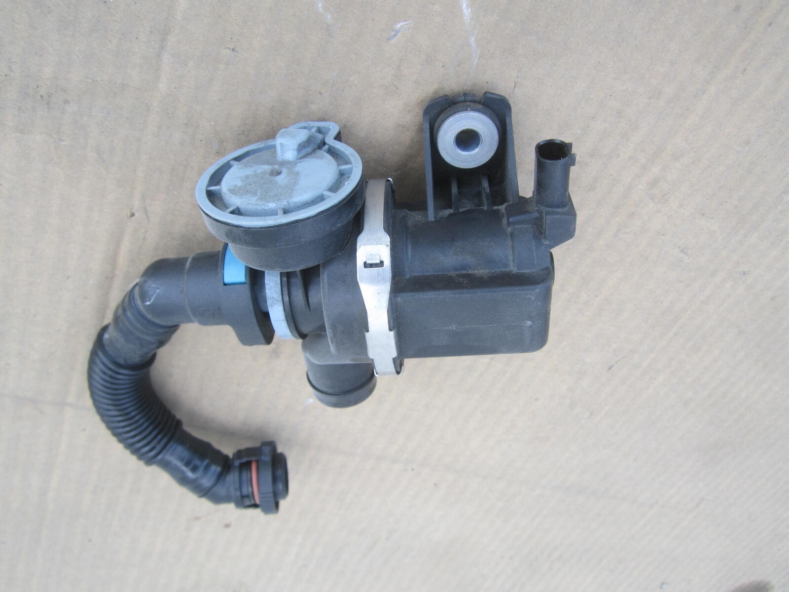 os30469 BMW i8 2014 2015 2016 2017 2018 2019 CHARCOAL CANISTER FILTER VENT VALVE