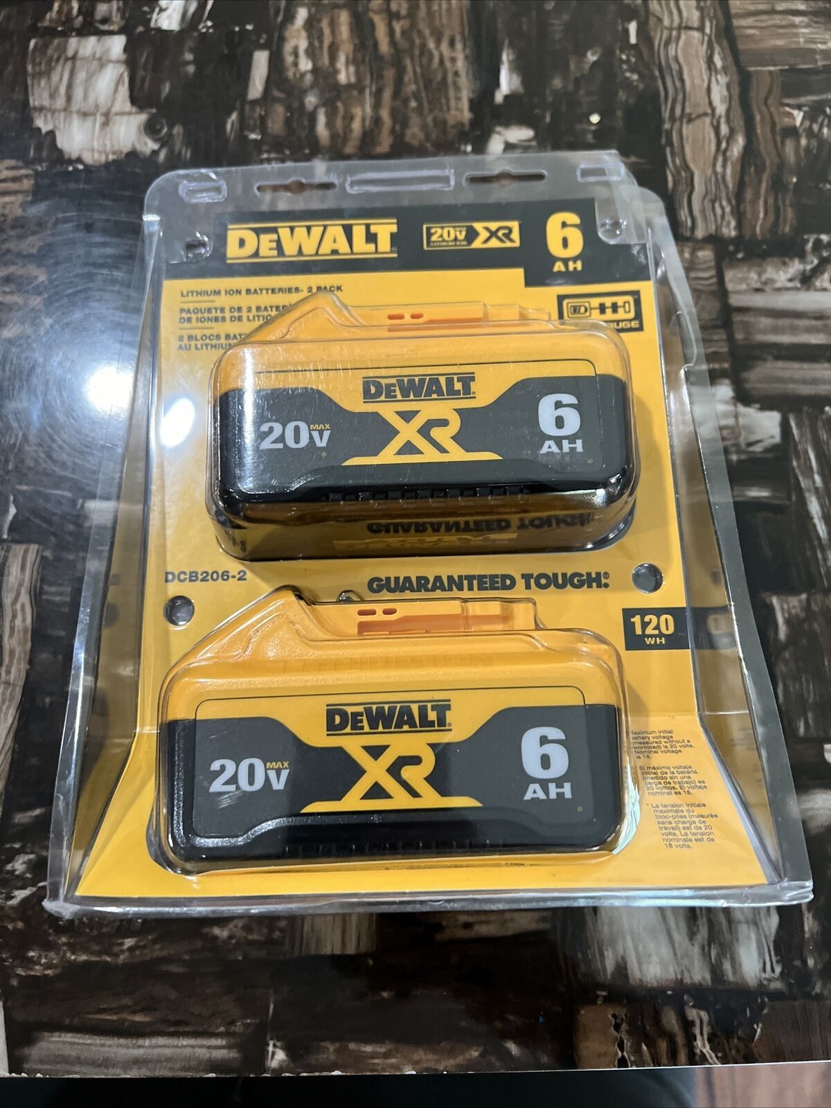 Genuine DeWal DCB2062 (2-Pack) 20V MAX XR 6 Ah Li-Ion Batteries New