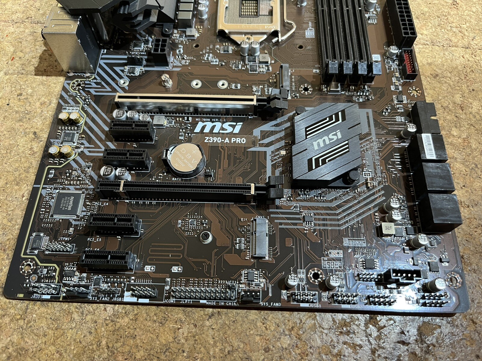 MSI Z390A PRO, Intel Motherboard CPU Light always on, socket