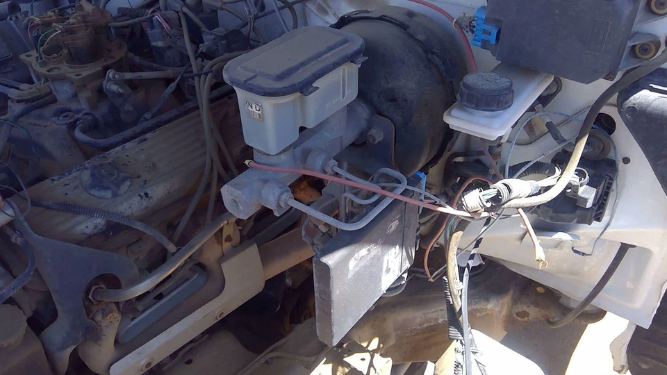 Silverado 1500 1990 unidad abs completa con líneas de freno y cilindro maestro OEM Foto 4 de 4