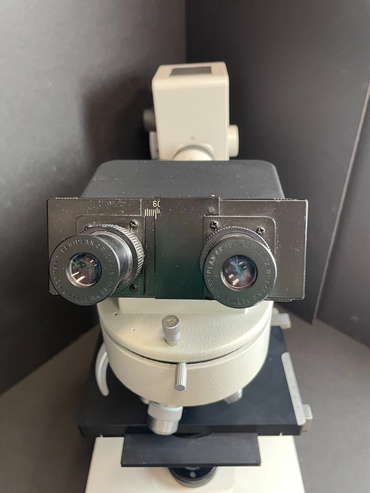 Microscopio Leitz Dialux 20 con casa lámpara halógena 102Z 12V100W y 4 objetivos Foto 4 de 4