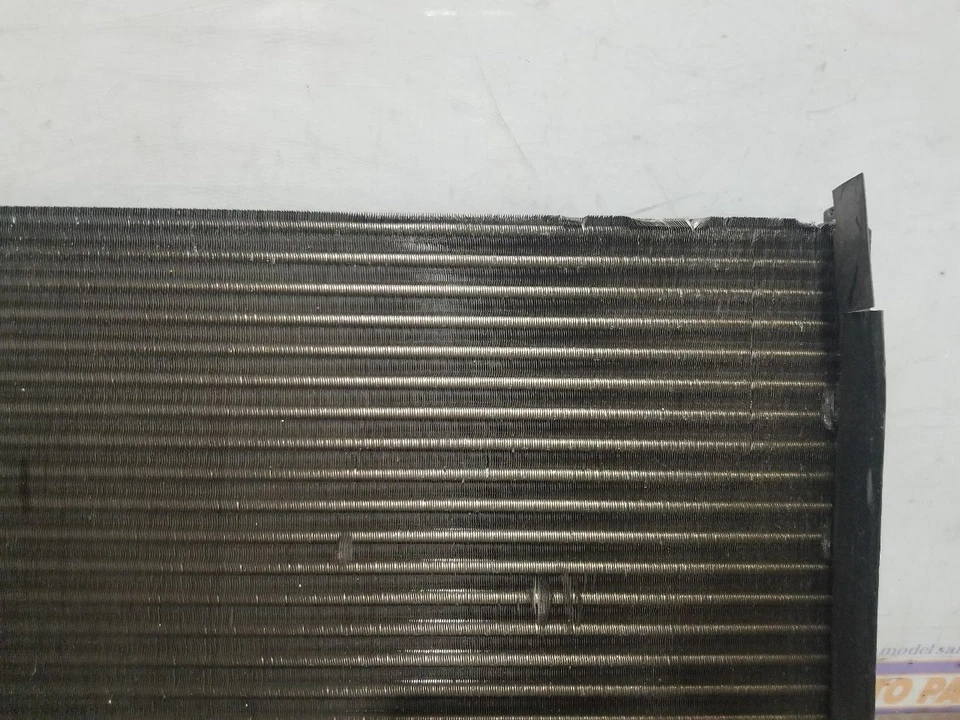 97 1997 LINCOLN MARK VIII 4.6L AC CONDENSER  - Image 4 of 4