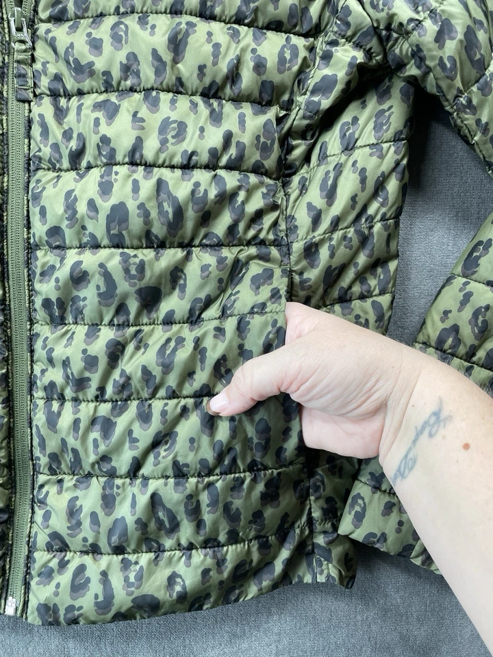 Old Navy Active Puffer Jacket Womens L Green Leopard Print Quilted Lightweight - Image 4 of 4