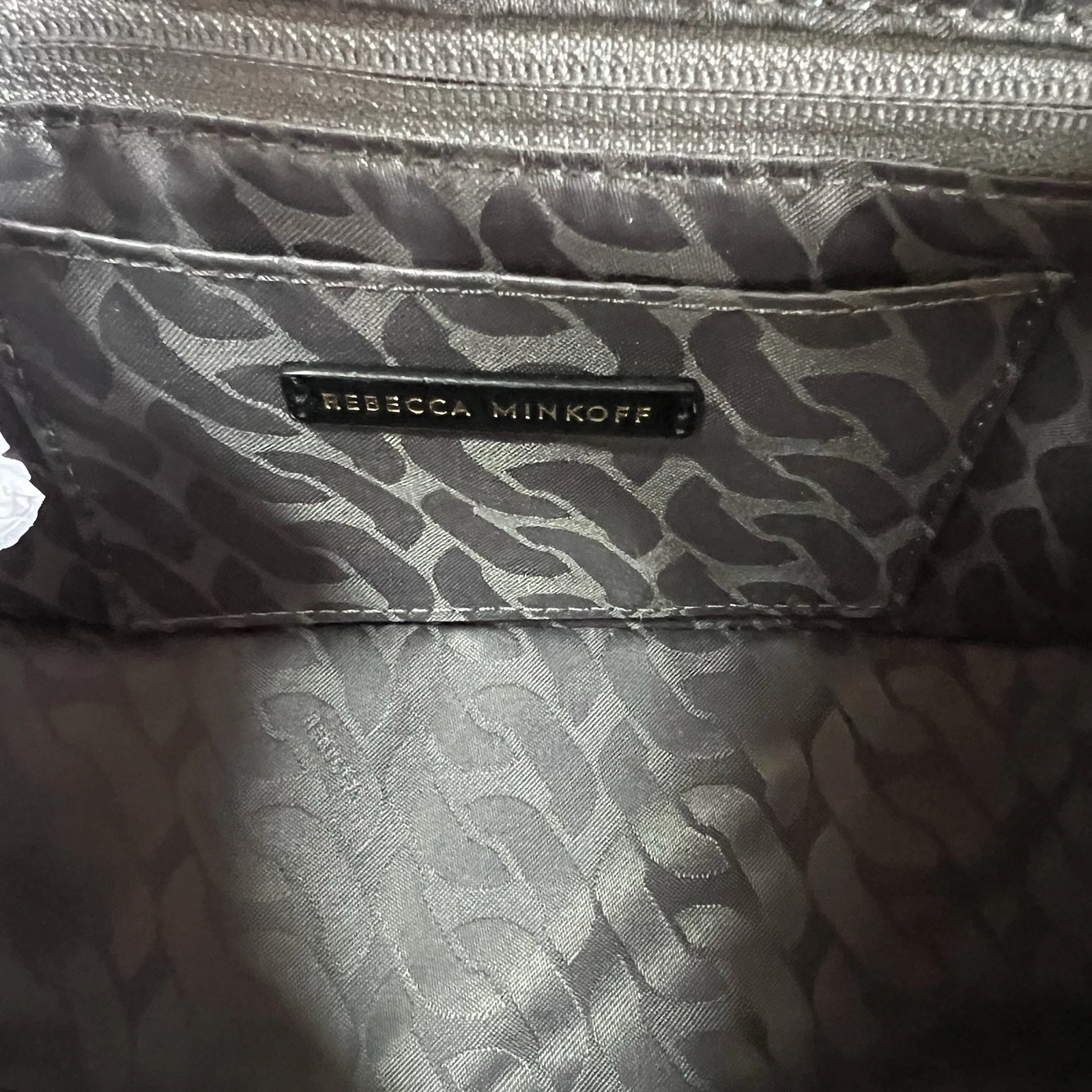 WANDLER Borsa a tracolla trapuntata Rebecca Minkoff Love Chevron nuova con etichetta esaurita colore pietra