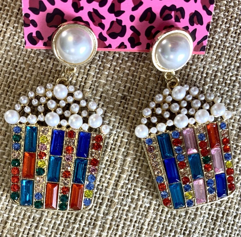 Pendientes Palomitas Betsey Johnson Tina Multicolor Pave’ Cristales Perlas 2” Cuelga Foto 4 de 4