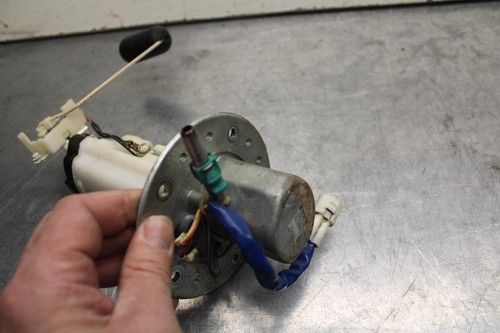 06-07 SUZUKI GSXR 600 750 FUEL PUMP GAS PETROL SENDER UNIT BB98 - Picture 5 of 12