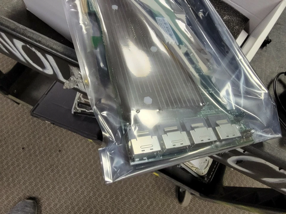 Areca ARC-1880DIX-16 1GB Cache PCIe 4e+ 16i Ports 6Gb/s SAS/SATA RAID Card - Image 3 of 4