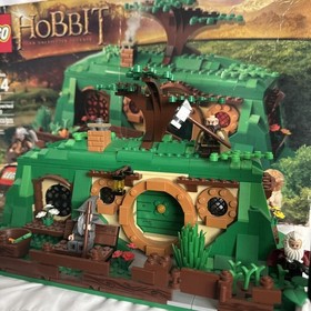 LEGO The Hobbit: An Unexpected Gathering 79003 Complete Set w/box and manuals.