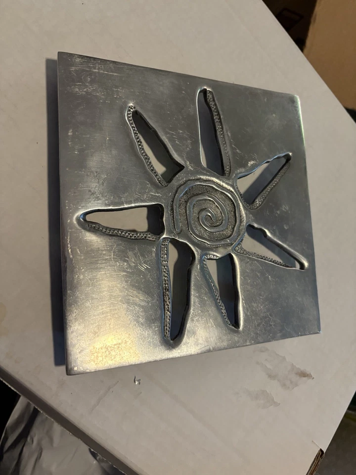 Bodega Tobin James 7" X 7" aluminio con remache Sunburst Foto 3 de 3