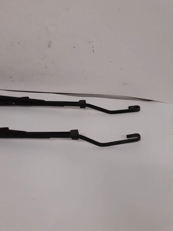 08-14 Juego de brazo limpiaparabrisas AVALANCHE  Foto 4 de 4