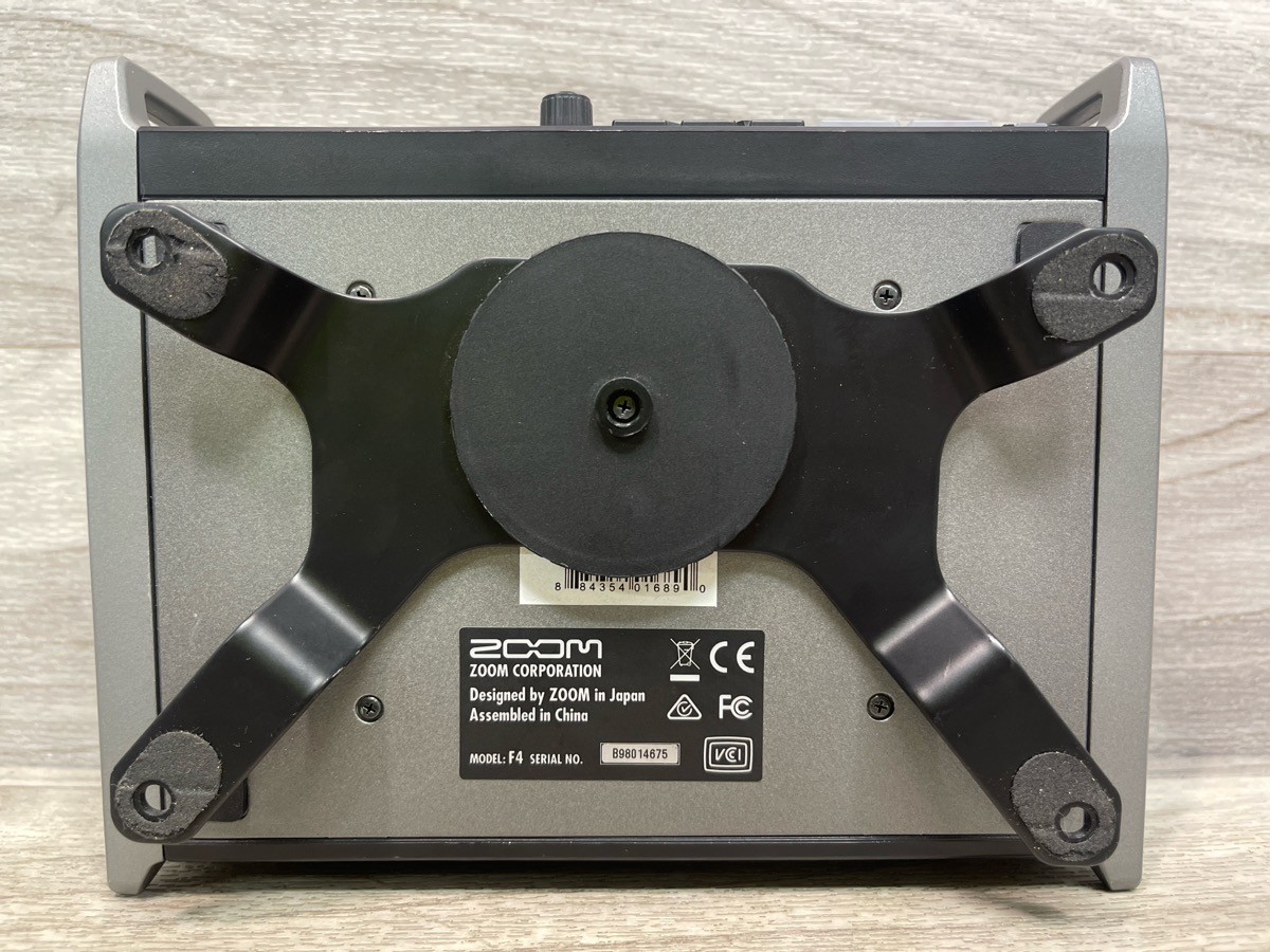 Zoom F4 Multitrack Field Recorder 6-Input Audio Mixer (A1D025979)