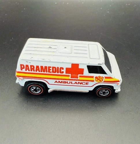 Hot Wheels Redline 1975 Paramedic Super Van Smoked Glass Original Ambulance