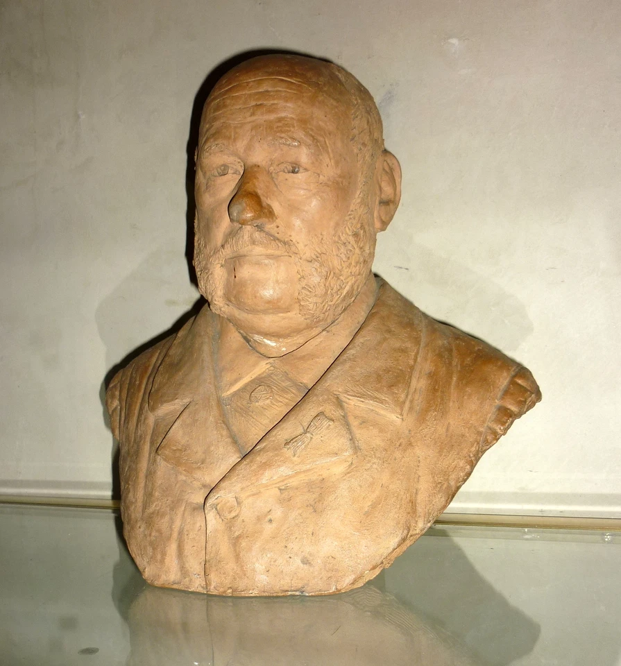 GRAND BUSTE, ancien, en terre cuite Mr GALY 1897 - Photo 2/4