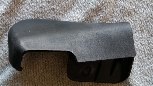 VW Passat 3BG Abdeckung Verkleidung Scharnier Motorhaube 3B0823629 links