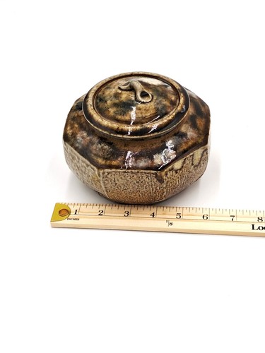 Pentola con coperchio ottagonale geometrica ceramica studio fatta a mano marrone con smalto maculato - Foto 9 di 10