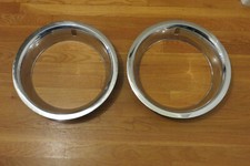 Pair Of Nos 1968-1982 Chevrolet Corvette Trim Rings Gm 3923625 Clip Style 15x8