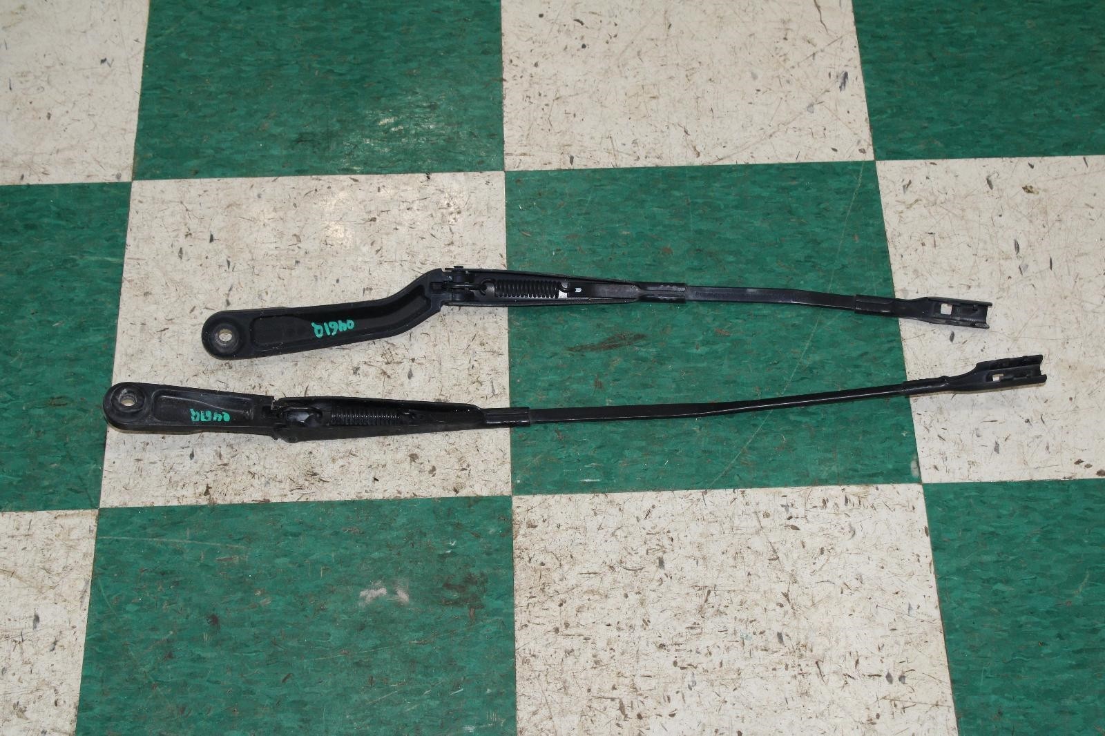 19-24 Continental GT Gtc Flying Spur LH RH Winshield Wiper Arm Pair OEM Factory