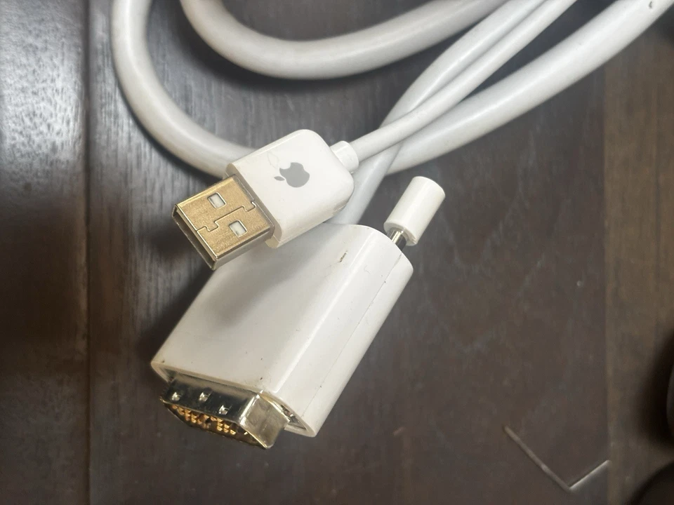 Genuine Apple A1006 DVI to ADC Power Adapter for Studio & Cinema Displays - Image 2 of 4