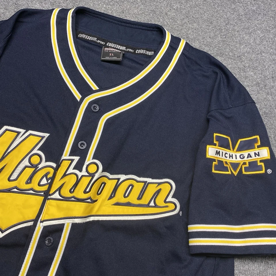 Camiseta deportiva de béisbol vintage de los Michigan Wolverines con parches bordados azul talla XL LEER Foto 3 de 4