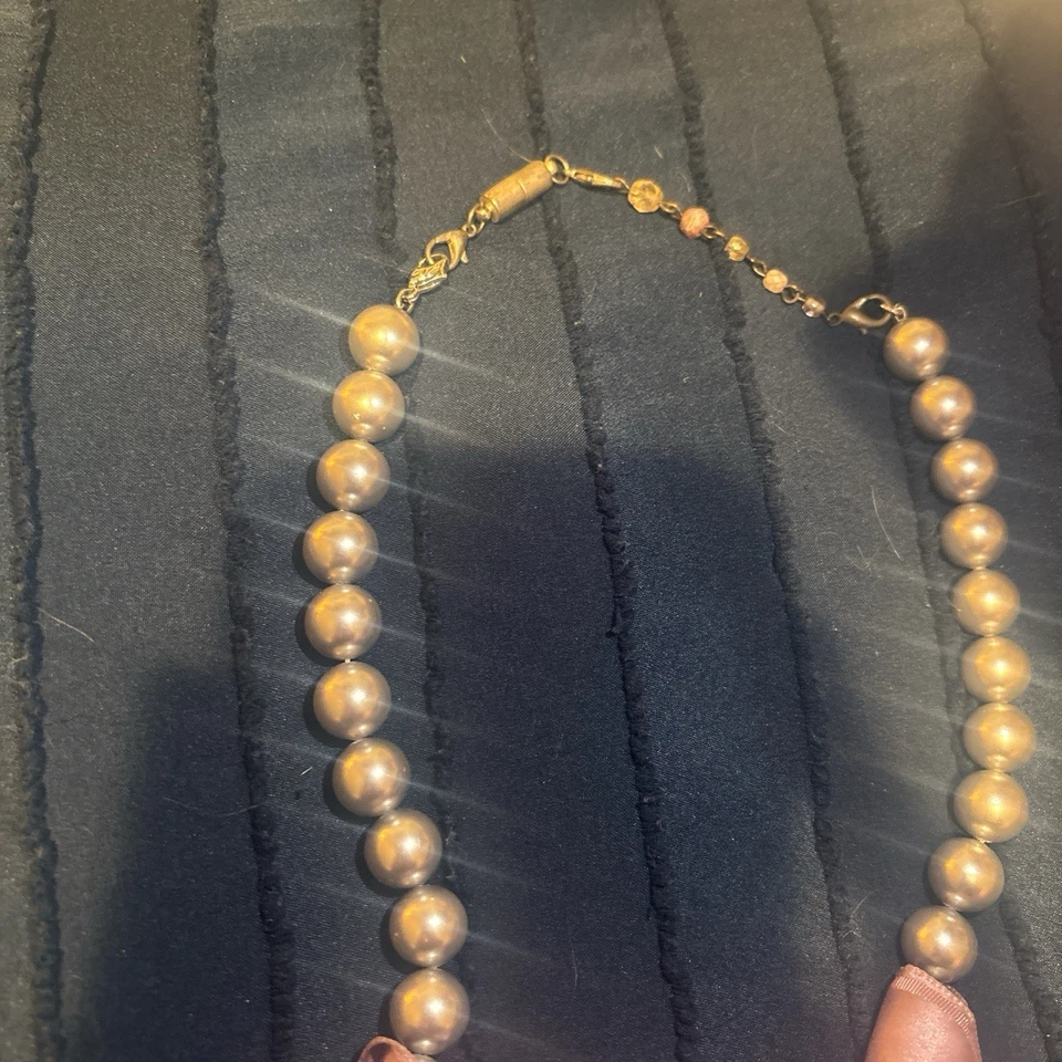 Collar Swarovski Cinta Lila Perla y Cristal en Caja Original Foto 3 de 4