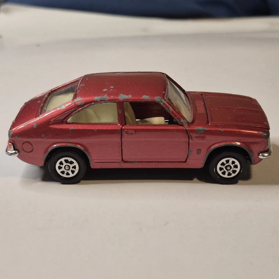 Rare Corgi 306 Morris Marina Coupe Whizzwheels Rust Brick Red Model Car - Image 4 of 4