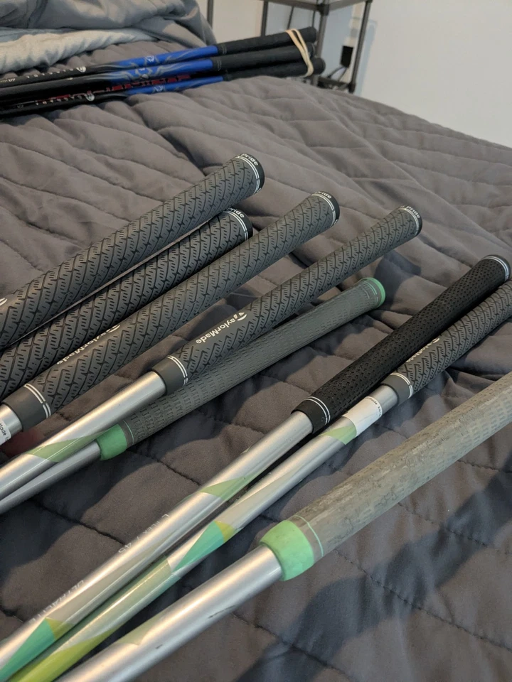 Good Women's Left Taylormade Kalea iron,hybrid combo set.4,5 hybrids.6-SW.ladies - Image 2 of 4