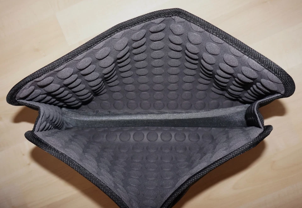 TUMI Negro Balístico Nylon Delgado Portafolio Laptop/Tablet Funda 10x14 Foto 4 de 4